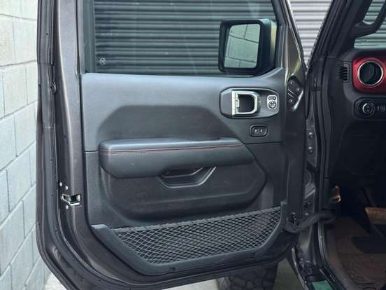 JEEP-WRANGLER-2021