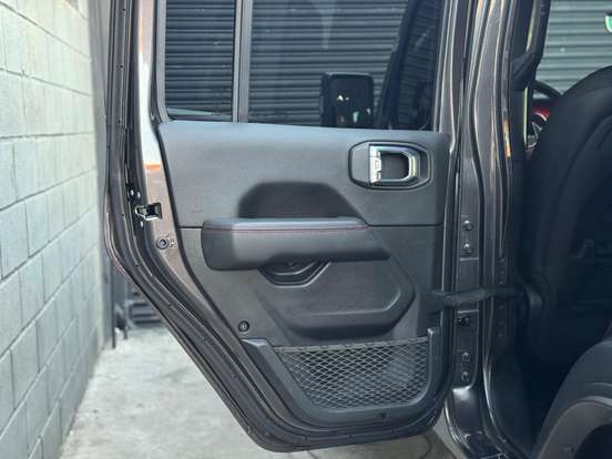 JEEP-WRANGLER-2021