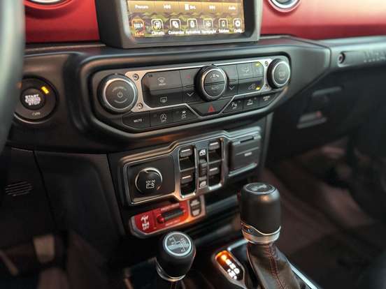 JEEP-WRANGLER-2021