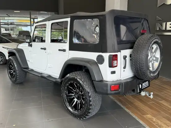 JEEP-WRANGLER-3.6 UNLIMITED SPORT 4X4 V6 GASOLINA 4P AUTOMÁTICO JEEP-WRANGLER-2013