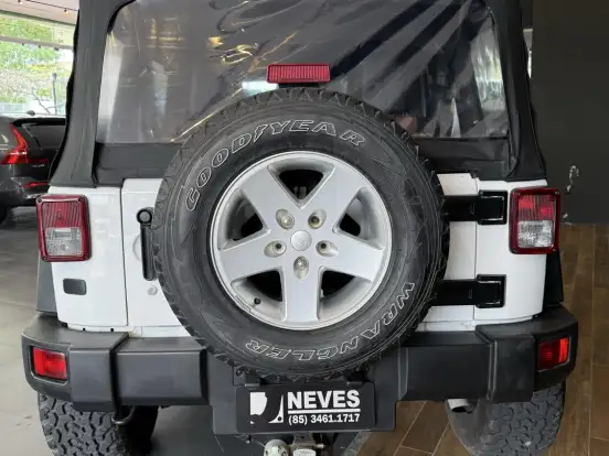 JEEP-WRANGLER-3.6 UNLIMITED SPORT 4X4 V6 GASOLINA 4P AUTOMÁTICO JEEP-WRANGLER-2013