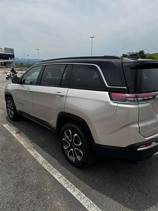 JEEP-COMMANDER-2022