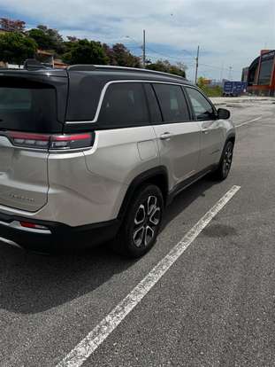 JEEP-COMMANDER-2022