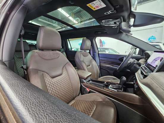 JEEP-COMMANDER-2022