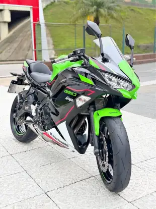 KAWASAKI-NINJA 650 ABS-2022