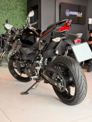 KAWASAKI-Z400-2024
