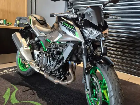 KAWASAKI-Z500 SE KAWASAKI-Z500 SE-2025