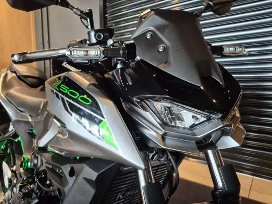KAWASAKI-Z500 SE KAWASAKI-Z500 SE-2025