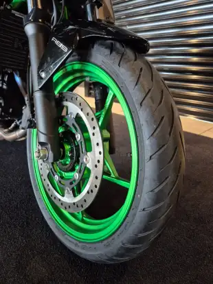 KAWASAKI-Z500 SE-2025