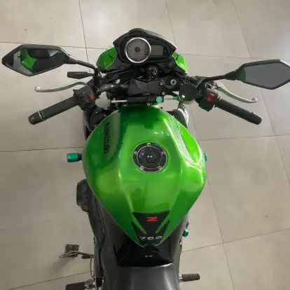 KAWASAKI-Z-750-2012