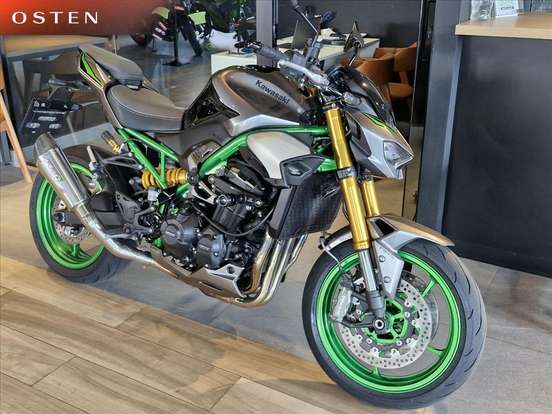 KAWASAKI-Z900 SE-2025