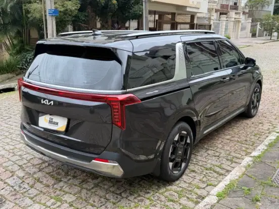 KIA-CARNIVAL-2024