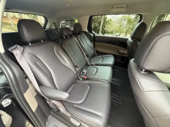 KIA-CARNIVAL-2024