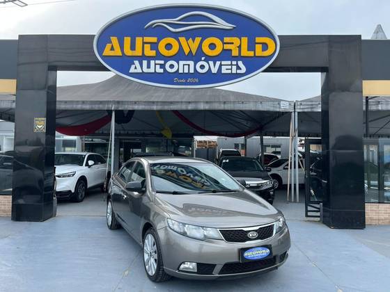 KIA CERATO 1.6 E.221 SEDAN 16V GASOLINA 4P AUTOMÁTICO