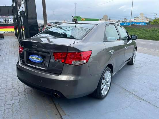 KIA-CERATO-2012