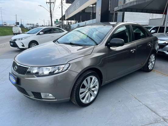 KIA-CERATO-1.6 E.221 SEDAN 16V GASOLINA 4P AUTOMÁTICO KIA-CERATO-2012
