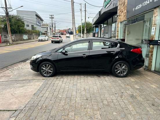 KIA-CERATO-1.6 SX 16V FLEX 4P AUTOMÁTICO KIA-CERATO-2015