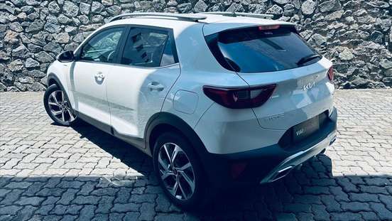 KIA-STONIC-2023