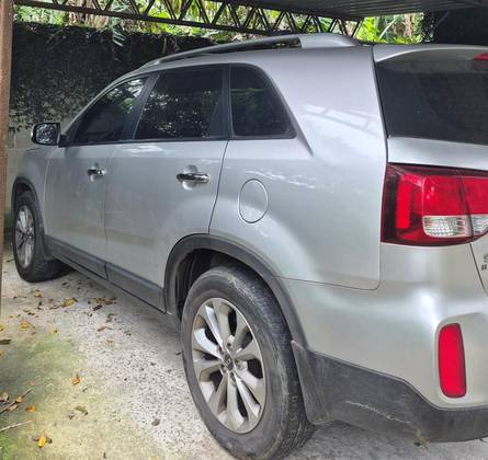 KIA SORENTO 2.4 16V GASOLINA EX 7L 4WD AUTOMÁTICO