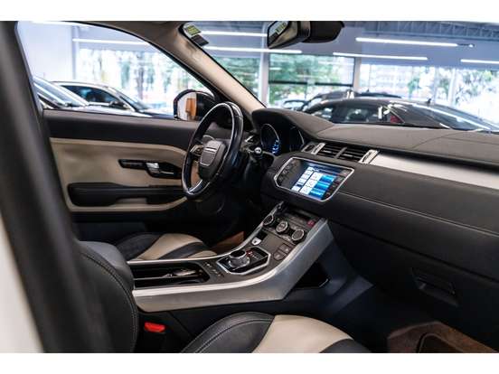 LAND ROVER-RANGE ROVER EVOQUE-2.0 DYNAMIC BLACK 4WD 16V GASOLINA 4P AUTOMÁTICO LAND ROVER-RANGE ROVER EVOQUE-2014