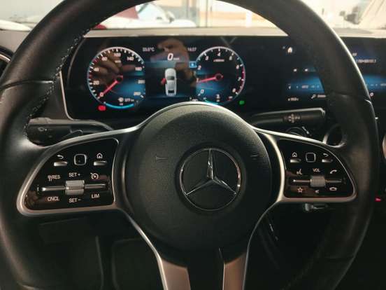 MERCEDES-BENZ-A 200-2020