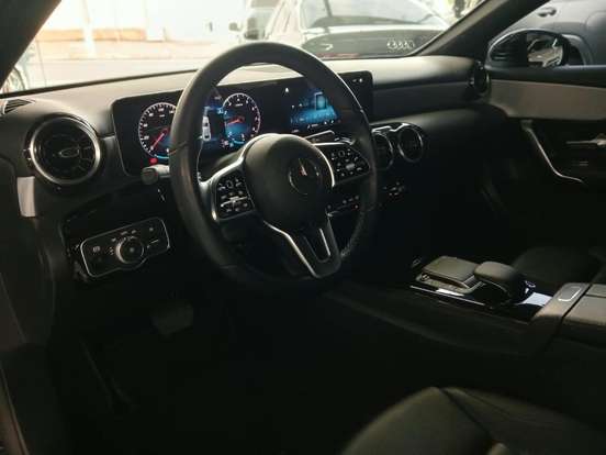 MERCEDES-BENZ-A 200-2020