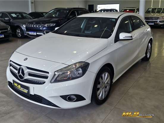 MERCEDES-BENZ-A 200-1.6 TURBO STYLE 16V GASOLINA 4P AUTOMÁTICO MERCEDES-BENZ-A 200-2013