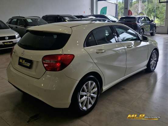 MERCEDES-BENZ-A 200-1.6 TURBO STYLE 16V GASOLINA 4P AUTOMÁTICO MERCEDES-BENZ-A 200-2013