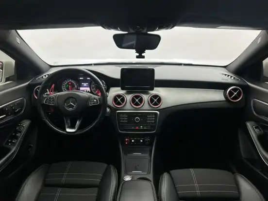 MERCEDES-BENZ-CLA 200-2015
