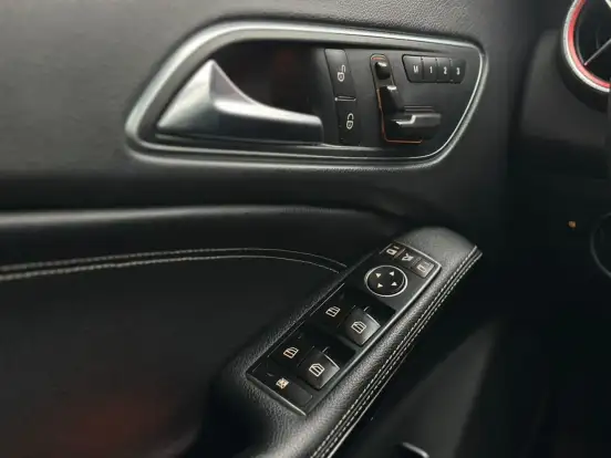 MERCEDES-BENZ-CLA 200-1.6 VISION 16V FLEX 4P AUTOMÁTICO MERCEDES-BENZ-CLA 200-2015