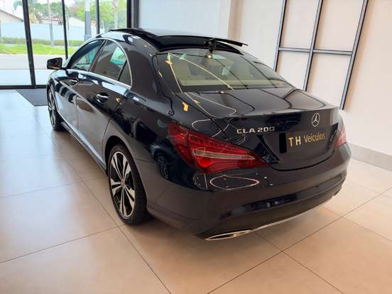 MERCEDES-BENZ-CLA 200-2017
