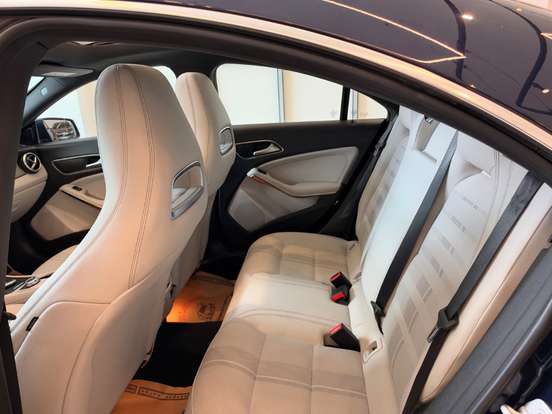 MERCEDES-BENZ-CLA 200-2017