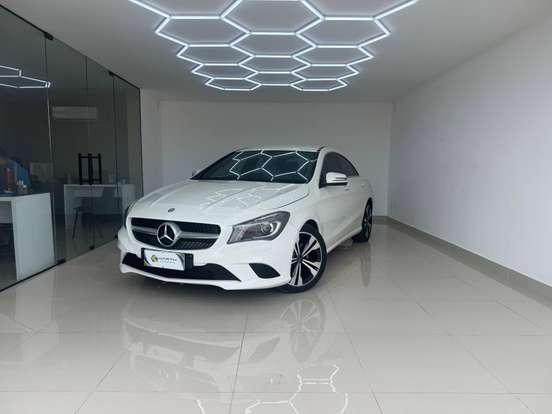 MERCEDES-BENZ-CLA 200-2014
