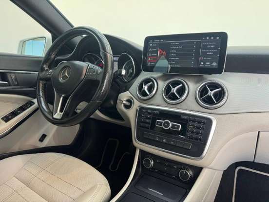 MERCEDES-BENZ-CLA 200-1.6 URBAN 16V GASOLINA 4P AUTOMÁTICO MERCEDES-BENZ-CLA 200-2014