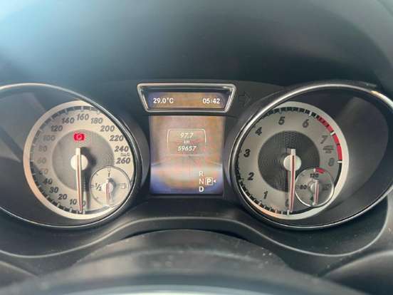 MERCEDES-BENZ-CLA 200-2014