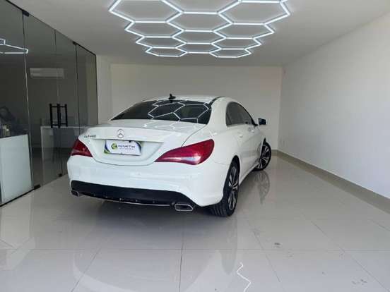 MERCEDES-BENZ-CLA 200-2014