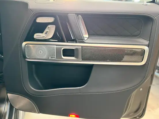 MERCEDES-BENZ-G 63 AMG-2027
