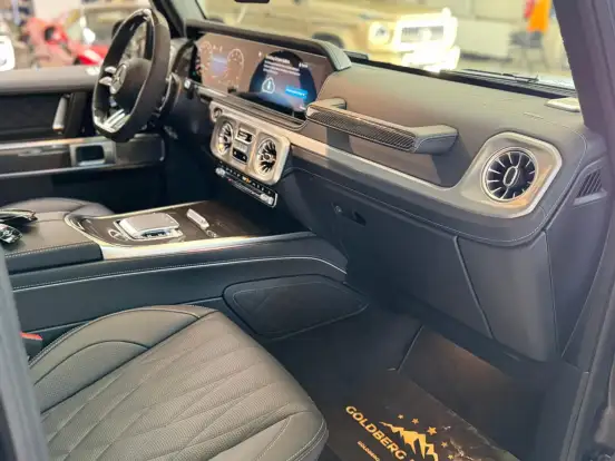 MERCEDES-BENZ-G 63 AMG-2027