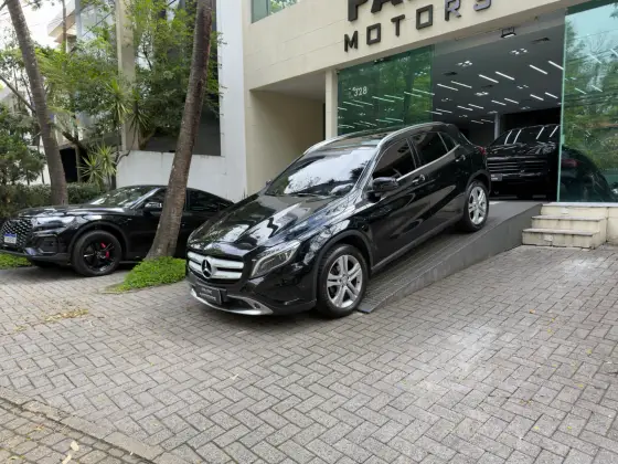 MERCEDES-BENZ GLA 200 1.6 CGI ENDURO 16V TURBO FLEX 4P AUTOMÁTICO