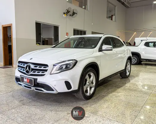 MERCEDES-BENZ GLA 200 1.6 CGI FLEX ADVANCE 7G-DCT