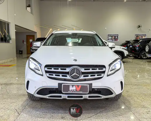 MERCEDES-BENZ-GLA 200-2019