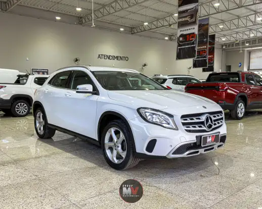 MERCEDES-BENZ-GLA 200-2019