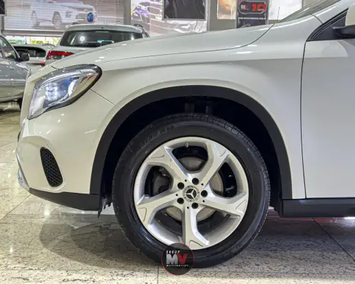 MERCEDES-BENZ-GLA 200-2019