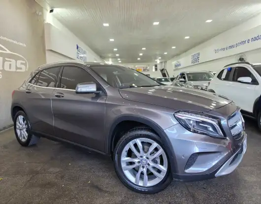 MERCEDES-BENZ-GLA 200-2015