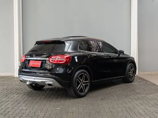 MERCEDES-BENZ-GLA 200-1.6 CGI VISION 16V TURBO GASOLINA 4P AUTOMÁTICO MERCEDES-BENZ-GLA 200-2014