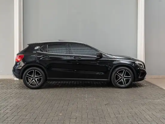 MERCEDES-BENZ-GLA 200-1.6 CGI VISION 16V TURBO GASOLINA 4P AUTOMÁTICO MERCEDES-BENZ-GLA 200-2014