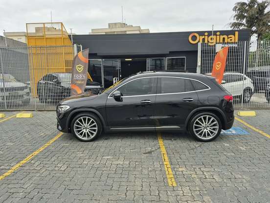 MERCEDES-BENZ-GLA 200-2022
