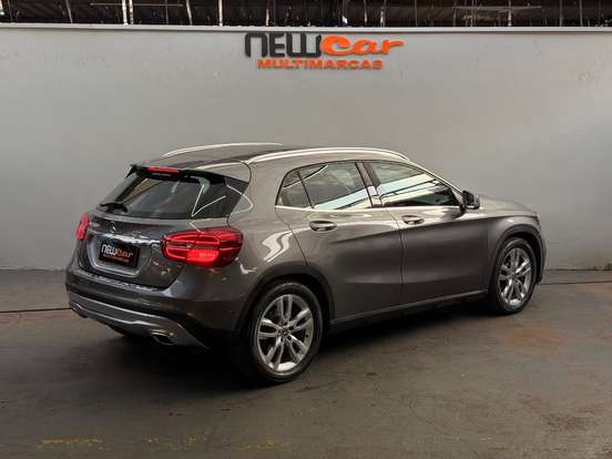 MERCEDES-BENZ-GLA 200-1.6 CGI ADVANCE 16V TURBO FLEX 4P AUTOMÁTICO MERCEDES-BENZ-GLA 200-2014