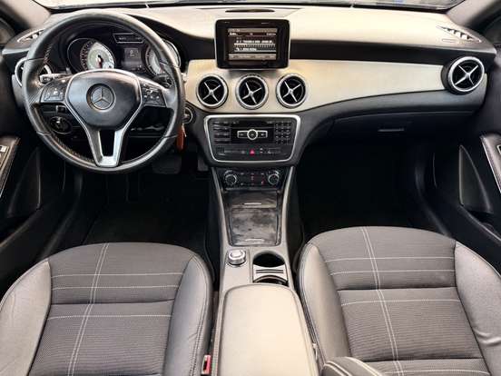 MERCEDES-BENZ-GLA 200-2014