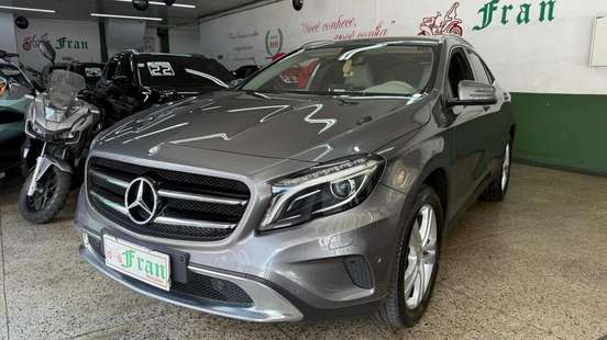 MERCEDES-BENZ-GLA 200-2017
